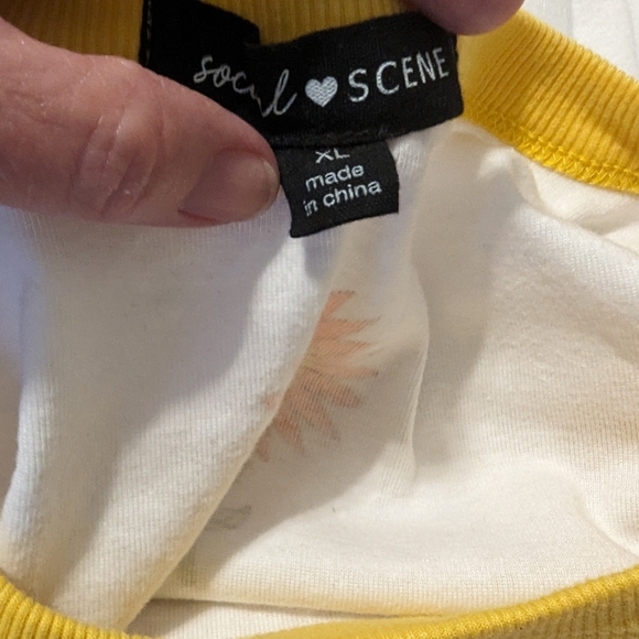 ✨3/$15✨ Social Scene Women's Half Shirt Sleeveless Tank Top - Picture 6 of 7